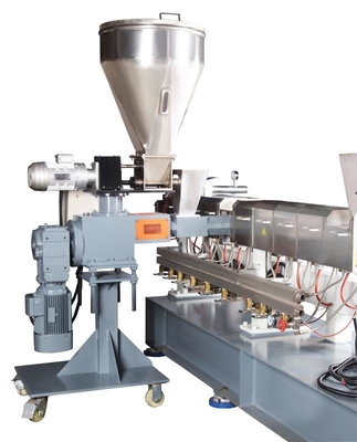 250-360 kg/h Capacidade de extrusão de parafusos duplos de rotação conjunta para processamento de plástico EVA